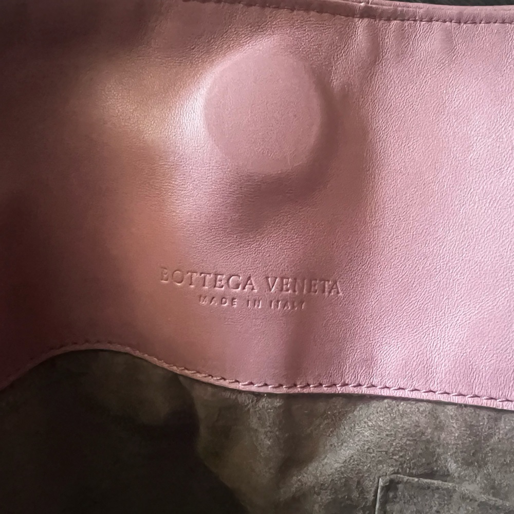 Bottega Veneta bag, used, the quality is very good, no spots on the pink leather - Picture 6 of 11